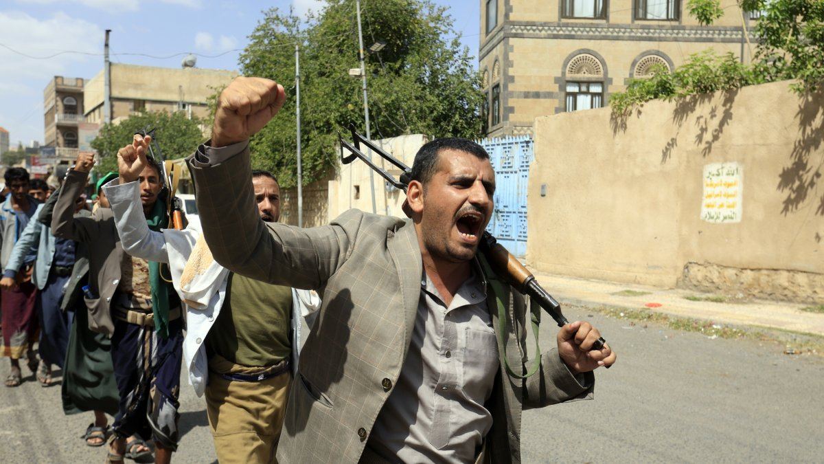 حوثی‌ها کنترل تنگه باب‌المندب و جزیره مایون را به دست گرفتند