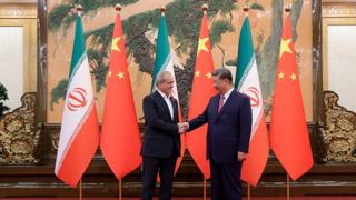 ایران گزارشاً از چین برای اهداف نظامی و تجاری حمایت می‌گیرد