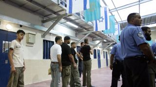 مکالمات نگهبانان اسرائیلی در واتس‌اپ، آزار و اذیت prisoners Palestinian را فاش می‌کند