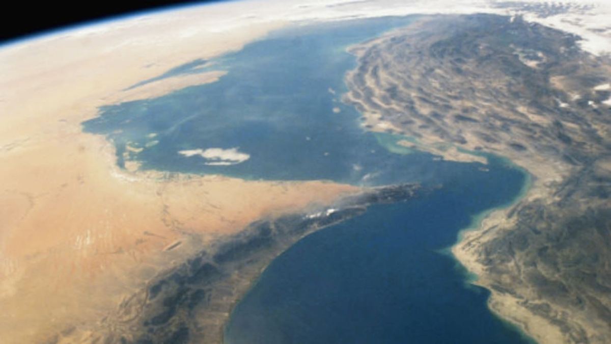 حملات به نفتکش‌ها باعث کاهش حمل‌ونقل در تنگه هرمز شد