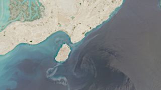نیروی هوایی سپاه جنگنده خارجی را بر فراز جزیره قشم رهگیری کرد، به گزارش‌ها