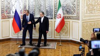 لاوروف در ایران فرود می‌آید؛ مسکو برای میانجی‌گری در جنگ خاورمیانه تلاش می‌کند