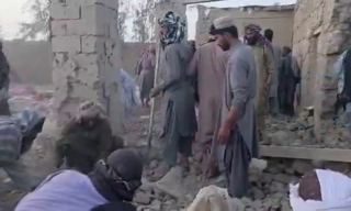 حمله‌های هوایی پاکستان به خانه‌های غیرنظامی در افغانستان کشتار و زخمی‌شدن را به همراه داشت