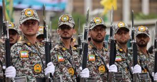 بهروزرسانی زنده: متحدان حوثی ایران ۳ نفر را در حمله به فرودگاه سعودی کشتند؛ ترامپ حملات قبل از انتخابات میانمدت را رد کرد