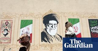 نفتکش مورد حمله قرار گرفت؛ ایران ادعا می‌کند راه تجارت نفت از تنگه هرمز بسته خواهد شد