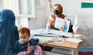 کاهش کمک‌های بین‌المللی باعث بسته شدن ۶۰۰ مرکز درمانی در افغانستان می‌شود
