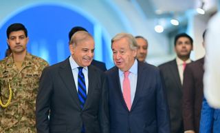 نخست‌وزیر و فرمانده ارتش پاکستان در دیدار با دبیرکل سازمان ملل نگرانی‌های امنیتی را مطرح کردند