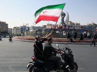 ایران می‌گوید پس از رد پیشنهاد ترومن برای تنگه هرمز، عقب‌نمیکشد