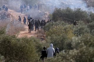 پلیس اسرائیل ۱۰ نفر را به اتهام حمله به خبرنگار آمریکایی و دیپلمات‌ها دستگیر کرد