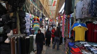 بازار پرتلاطم تهران با کاهش تقاضا در سایه جنگ دست و پنجه نرم می‌کند