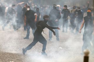 درگیری پلیس با معترضان دانشآموز در پاریس؛ گرتا تونبرگ در تظاهرات حضور یافت