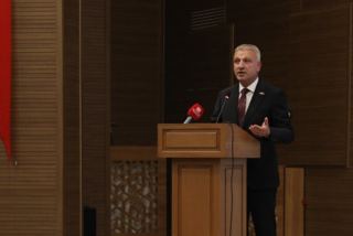 مشاور اردوغان استعفا می‌دهد در میانه‌ی درگیری بر سر روسری در آذربایجان