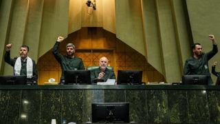 تنگه هرمز تا برآورده شدن شرایط باز نخواهد شد، ایران می‌گوید