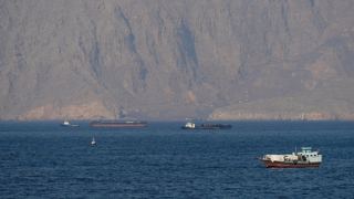 ايران اعلام آمادگی برای اعلام منطقه محدود در تنگه هرمز