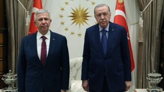 انتقاد به شهردار آنکارا برای دیدار با اردوغان amid crackdown on opposition