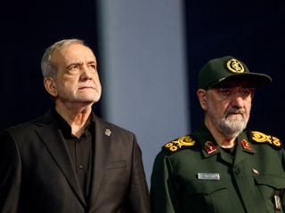 رئیس‌جمهور ایران می‌گوید زمان پایان جنگ با آمریکا از «موقعیت قوی»