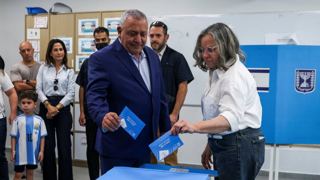 نظرسنجی‌های خروج از پای صندوق در اسرائیل برتری اپوزیسیون و افزایش نفوذ احزاب عربی را نشان می‌دهند