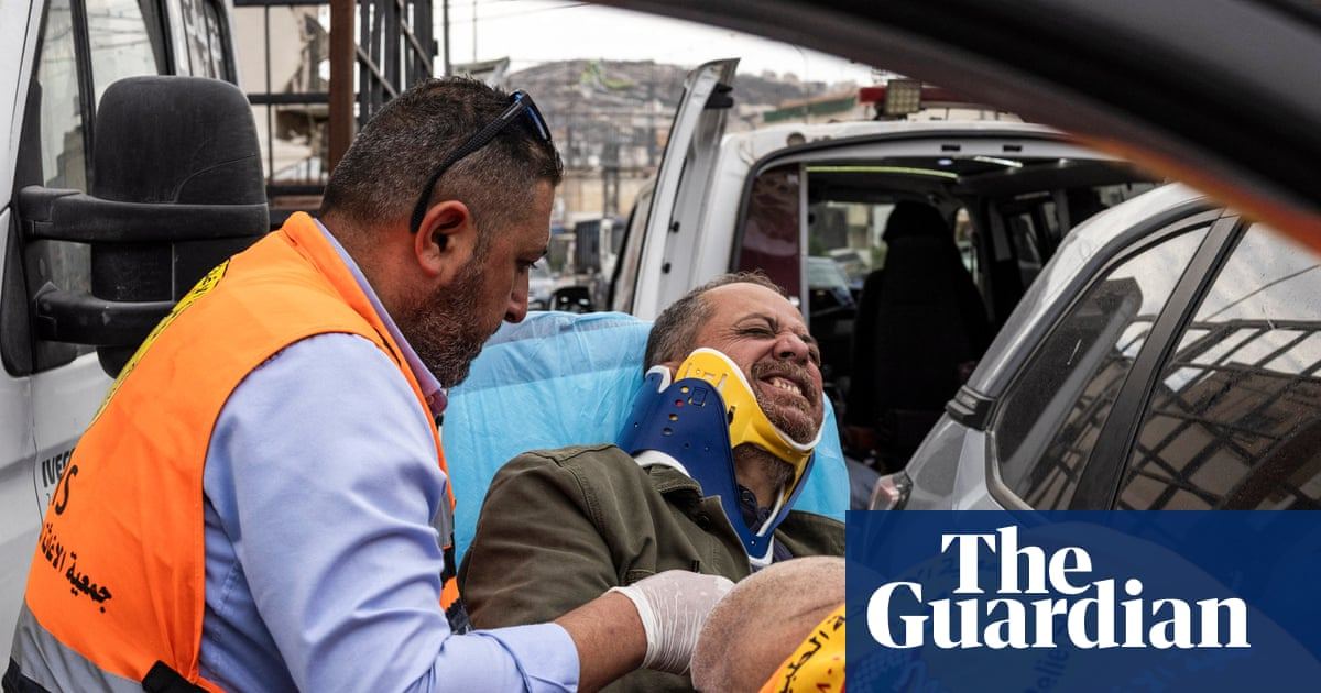 عکاس خبری فلسطینی در کرانه باختری توسط شهرکنشینان اسرائیلی مورد حمله قرار گرفت