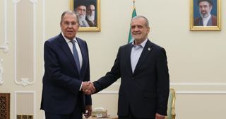 بهروزرسانی زنده: ایران می‌گوید هرگز به روسیه این‌قدر نزدیک نبوده، پس از اینکه ترامپ روابط را در جنگ کم‌اهمیت جلوه داد